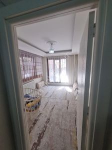 Acill Satılık Luks Geniş Ferah Carsnin Yanında 7 Yilik