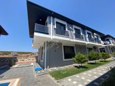 Didim Efeler'de Satılık 3+1 Site İçerisinde Havuzlu,bahçeli Villa