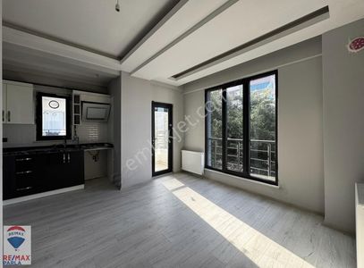 Yenimahalle'de Tramvaya Yakın, Geniş 1+1! / Remax Gökhan