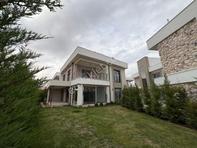 Konut-Villa