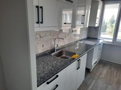 Merkezde Kiralık Kapalı Mutfak Genıs 2+1 Daıre