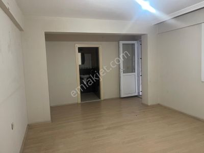 Çiğli Egekent Satılık 3+1 Ebeveyn Banyolu 220 M2 Daire