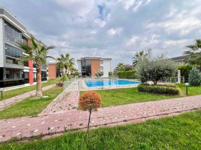 Atbiner Emlaktan Manisa Karaali Mahallesi 2+1 90m2 Kapalı Mutfaklı Site İçinde Havuzlu Arakat