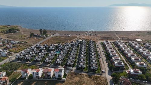 İzmir Dikili Salihler Deniz Manzaralı Havuzlu Satılık 4+1 Villa