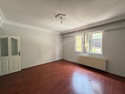 İlkadım Saitbey Mahallesinde Merkezi Konumda Kiralık 2+1 Daire