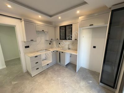 🏡muradiye Mahallesi 🏡 ✅3+1 M2 130 5 Katlınım 1 Katı ❇️kombi Petekli