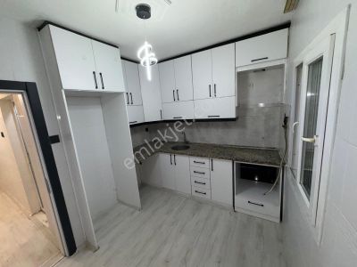 Yedieylül Mahallesinde Bahçeli Zemin Kat Daire