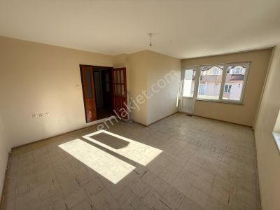 Emek Emlak'tan Mimar Sinan Mah.de Kiralık Arakat Asansörlü Daire