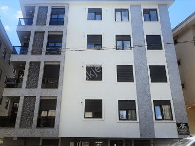 Adatepe Sahile Marmaray Durağına Yakın Yeni Bina 1+1