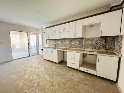 Başpınar Mahallesinde Ebeveyn Banyolu 3+1 Katta Satılık Daire !!