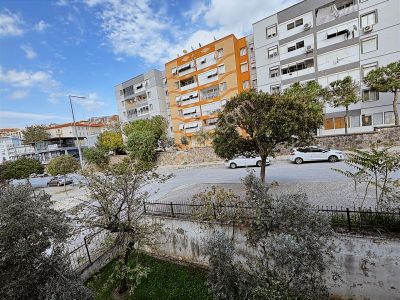 İzmir Çiğli Egekent Mh Muhtarlık Yanı 3+1 Satılık Cb Ph