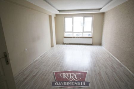 Krc'den Misket Mahallesinde Anadolu Caddesine Yakın 3+1 Yapılı Satılık Daire