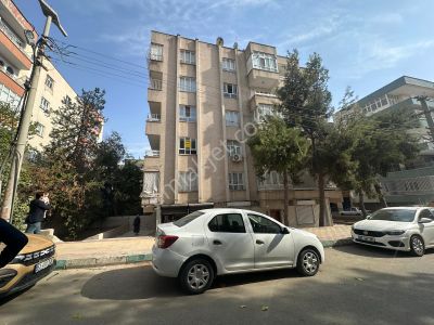 Akev Gayrimenkul'den Yenişehir'de Bakımlı 3+1 Ara Kat Daire