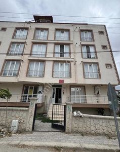 Burdur Merkez Emek Mahallesinde Eşyalı 1+1 Daire