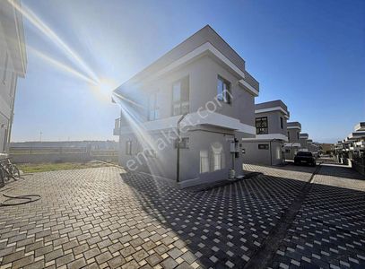 Konut-Villa