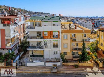 Esentepe Mahallesinde 3 Katlı Binada Geniş 2+1 Arakat Daire