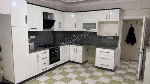 Yücel Emlaktan Valide Sultan Mahallesinde Satılık 3+ 1 Dubleks Teraslı Daire