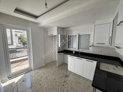 Kökce'den Eskicami'de Satılık 2+1 Ayrı Mutfak Geniş Arakat Daire