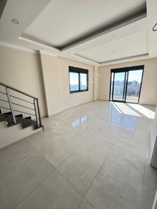 Alanya Avsallarda Merkezi Konumda Deniz Manzaralı 2+1 Satılık Dubleks Daire !