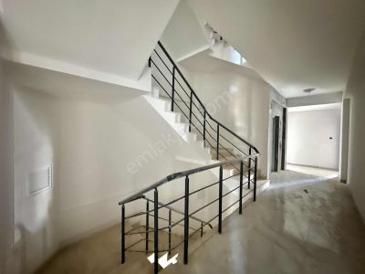 F.çakmak'ta Konum Harikası 1+1 Ayrı Mutfak Havuzlu Site'de