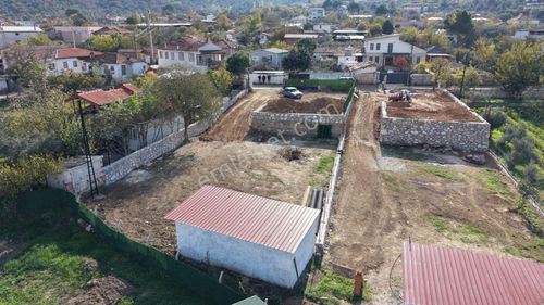 Değirmenderede Satılık 810 M2 İmarlı Taş Duvar Çevrili Muhteşem Arsa