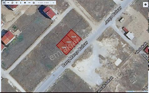 Kapaklı'da Barış Manço Bulvr Cephe 3 Parsl 840 M2 Ticari + Konut