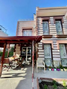 Havuzlu Sitede 4+1 Müstakil Bahçeli Yazlık