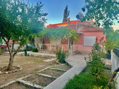 Yenişakran Sayfiye Mah. Satılık 295m2 Arsa İçinde Müstakil Ev