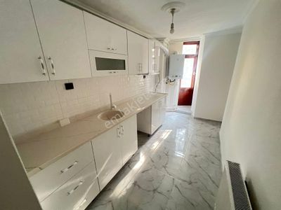 Güzelkent'te Full Yapılı Metro/avm Yakını 3+1 Satılık Daire