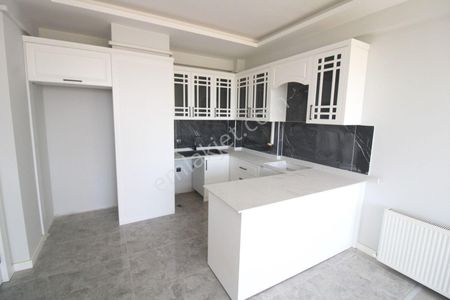 Karınca'dan Akdeniz Mh'de Ara Kat Havuzlu 2+1 Satılık!