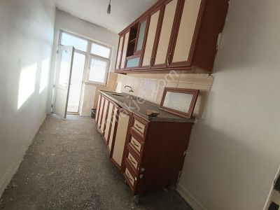 Ceza Evi Üst Köşede Acil Satılık 3+1 Daire