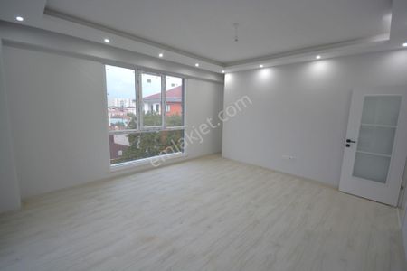Satılık Butik Sitede 170 M İki Aileye Uygun 4+1 Üst Dublex Daire