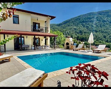 Satılık Müstakil Havuzlu Villa – Yeşilüzümlü / Fethiye