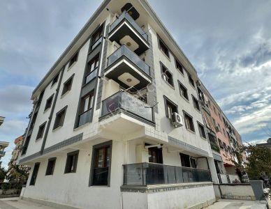 Zeki Emlak'tan Muradiye'de Geniş, Ferah Satılık 2+1 Daire