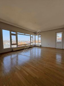 Esat Caddesi Üzerinde Asansörlü Şehır Manzaralı Ferah Masrafsız