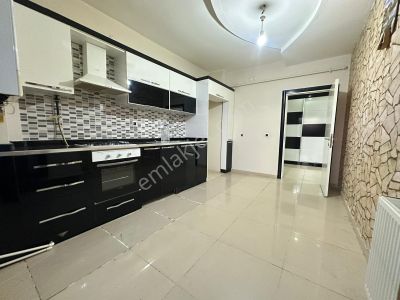 Bağcılar Havaalanı Kavşağında 3+1 Satılık Son Kat Taşınmaya Hazır Fırsat Daire