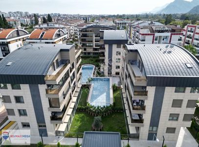 Yasemin Uncalı Konaklarında Sıfır 3+1 Bahçe Dubleksi Daire