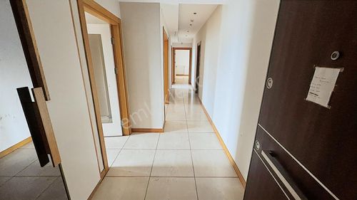 Çiğdem Emlaktan The İst Veliefendi Havuz Manz Satılık 2+1 Daire