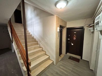 Atanora Vadi'den Trt Panora Yakını Balkonlu Kombili Asansörlü Cadde Üzeri 2+1