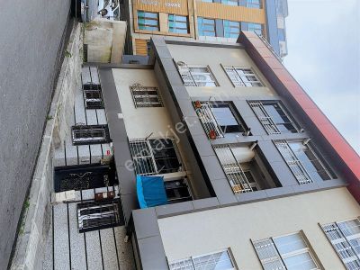 Metro'ya 5 Dakika Ters Dubleks Eşyalı Boş Satılık Daire