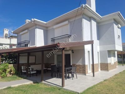 Boyalık Denize Çok Yakın Sitede Bakımlı Tadilatlı Yenilenmiş 3+1