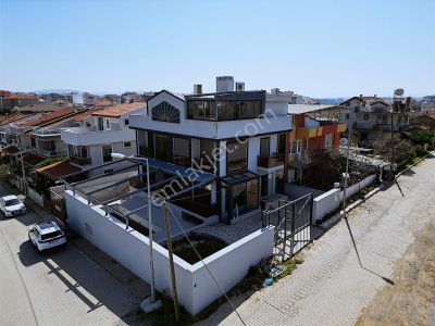 Menderes Te Havuzlu Asansörlü Dubleks Satılık 6+2 Villa
