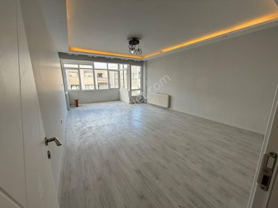 Bahçelievler/ Üçyol Metro Yakını Satılık Lüx 3+1 Daire