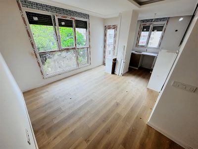 Yatırımdan Adatepe Süreyya Plajında Balkonlu Sıfır Yapı 1+1 Köşe