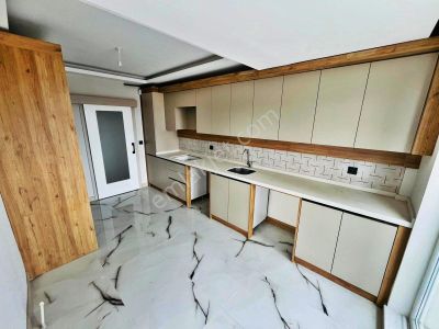 Yuvam'dan Merkezi Konumda Şık Sade Tasarım Sıfır Lüks 3+1 Daire