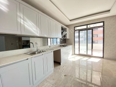 Abdulhamit Han'da 2,5+1 Sıfır Daire. Sitenin En Güzel Cephesi.!