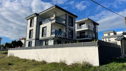 Yeniçiftlikte Denize 200 Metre Mesafede Ful Deniz Manzaralı 5+1 Müstakil Villa