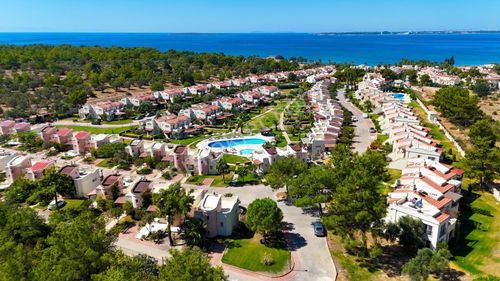 Apolloniumda Satılık Köşe Havuz Ve Deniz Manzaralı Hera Villa