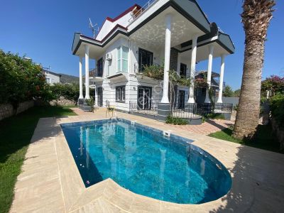 Havuzlu Müstakil Villa