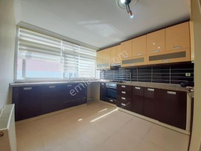 Hayal Park Civarı Barış Mançoya Alparslan Türkeşe Yakın K.mutfaklı Doğal Gazlı Geniş Oturumlu